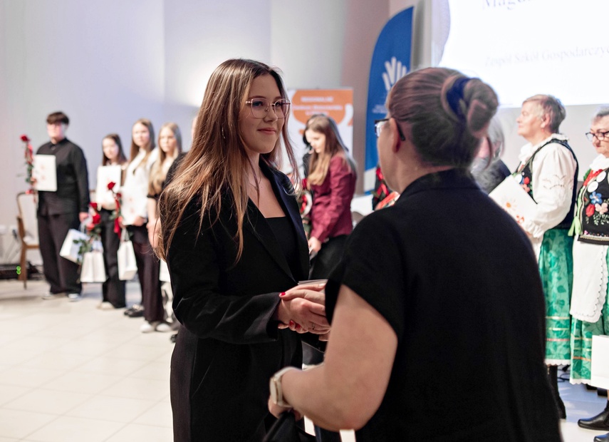 Nagrodzono najaktywniejszych wolontariuszy zdjęcie nr 340371