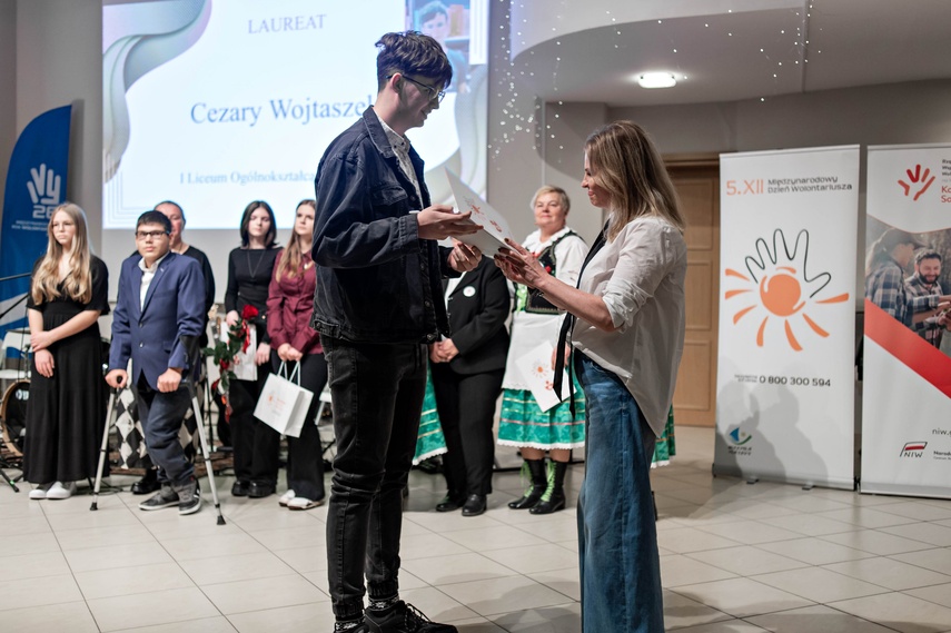 Nagrodzono najaktywniejszych wolontariuszy zdjęcie nr 340367