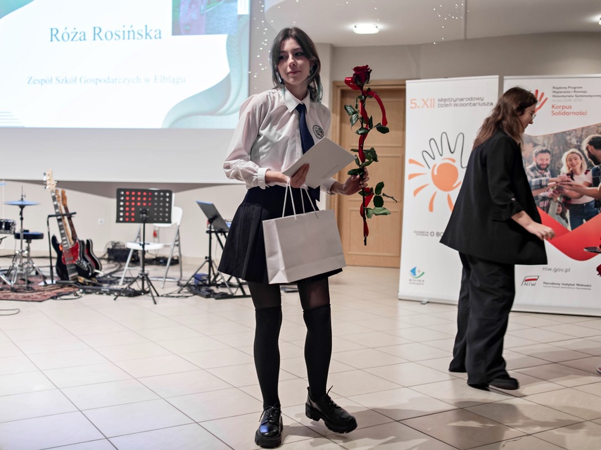 Nagrodzono najaktywniejszych wolontariuszy zdjęcie nr 340359