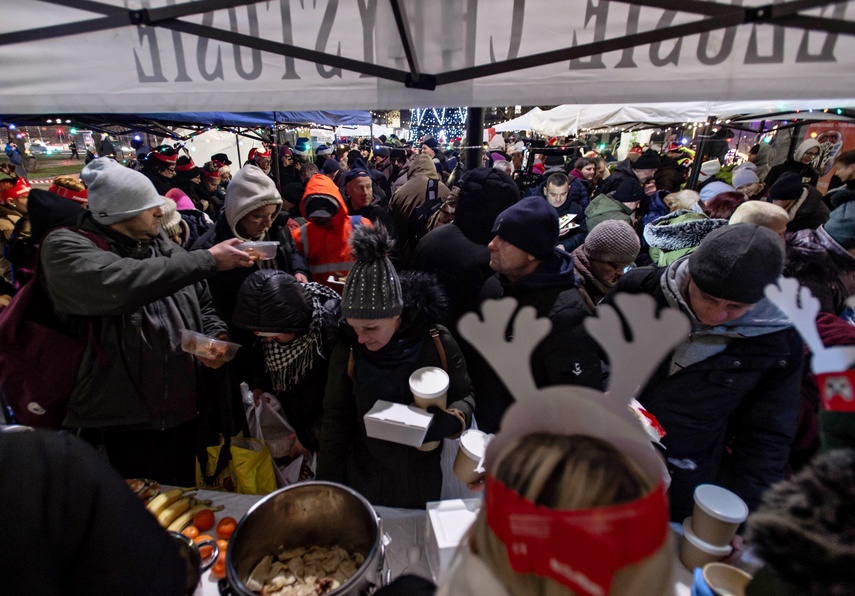Nigdy nie jesteś sam, czyli wigilia na placu Dworcowym zdjęcie nr 340854