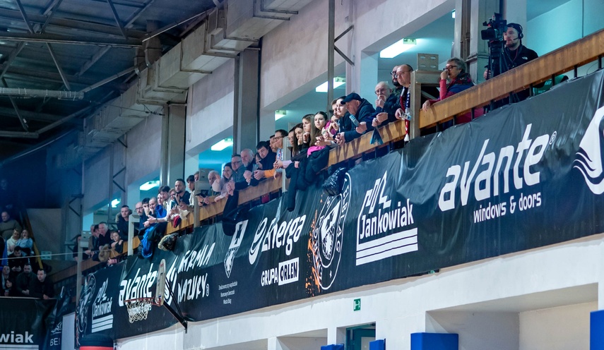 Trudna sytuacja Startu zdjęcie nr 341140