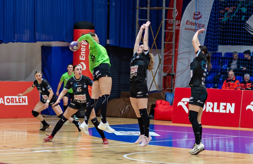 Trudna sytuacja Startu zdjęcie nr 341134