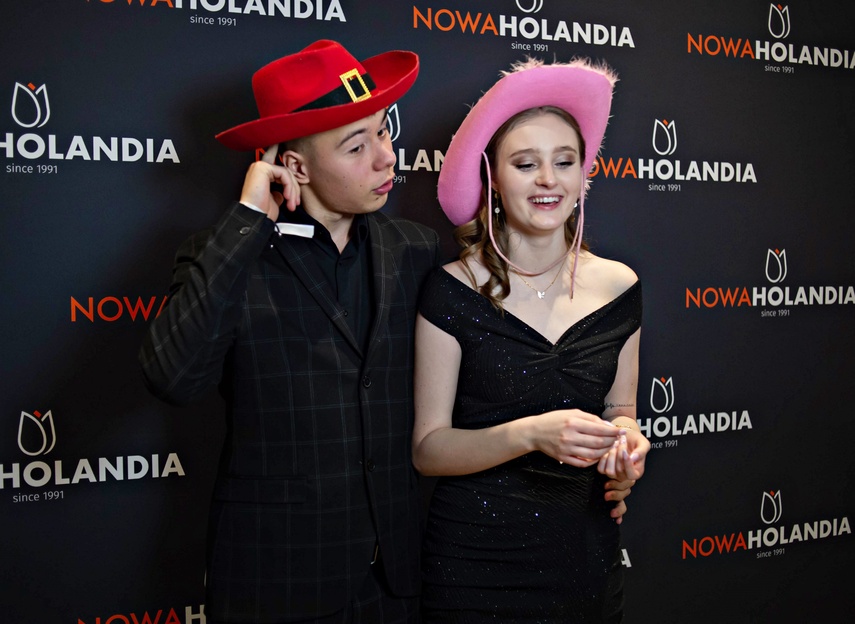 Zaczynamy studniówki! Tak bawili się uczniowie Zespołu Szkół Gosporadczych zdjęcie nr 341429