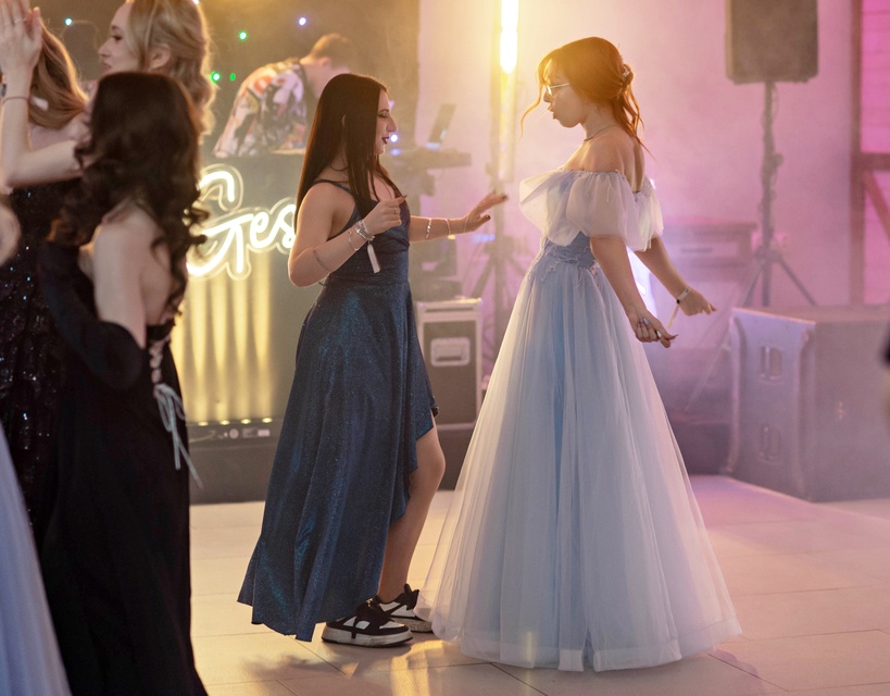 Zaczynamy studniówki! Tak bawili się uczniowie Zespołu Szkół Gosporadczych zdjęcie nr 341390