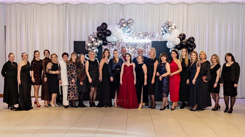 Zaczynamy studniówki! Tak bawili się uczniowie Zespołu Szkół Gosporadczych zdjęcie nr 341360