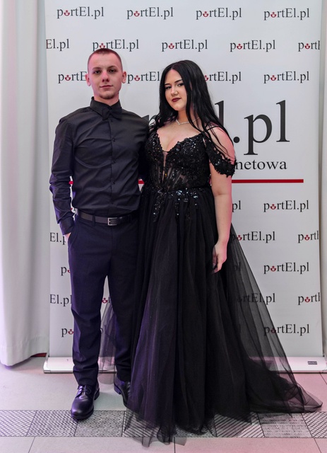 Zaczynamy studniówki! Tak bawili się uczniowie Zespołu Szkół Gosporadczych zdjęcie nr 341562