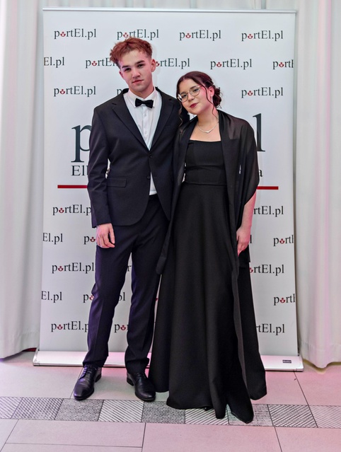 Zaczynamy studniówki! Tak bawili się uczniowie Zespołu Szkół Gosporadczych zdjęcie nr 341565