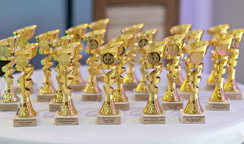 Zaczynamy studniówki! Tak bawili się uczniowie Zespołu Szkół Gosporadczych zdjęcie nr 341341