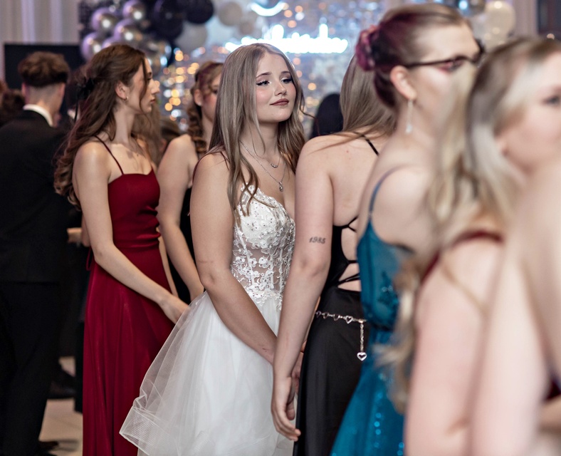 Tak bawiło się na studniówce III Liceum Ogólnokształcące zdjęcie nr 341652