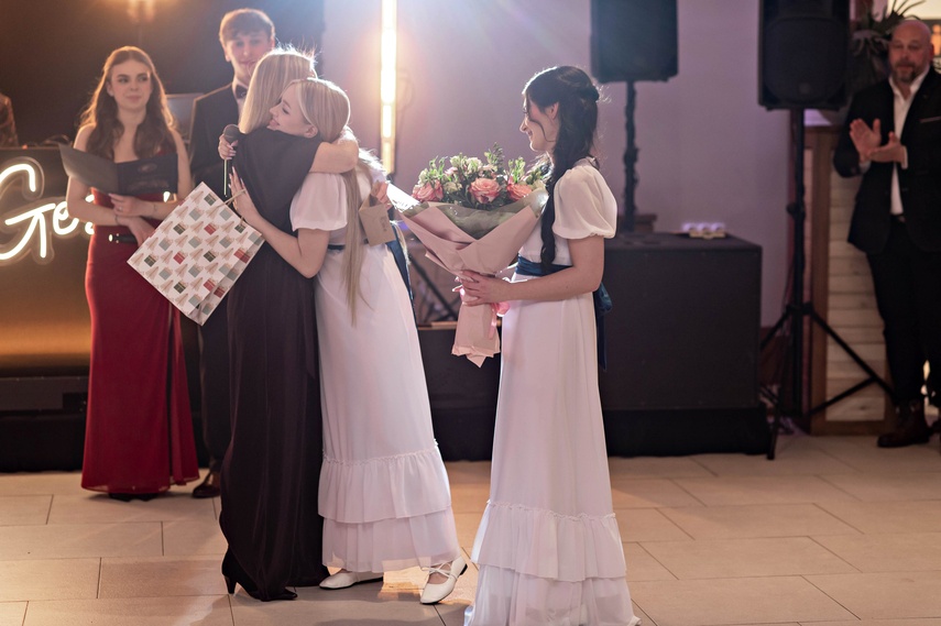 Tak bawiło się na studniówce III Liceum Ogólnokształcące zdjęcie nr 341607