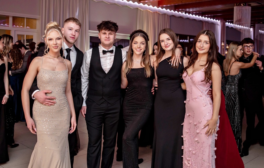 Tak bawiło się na studniówce III Liceum Ogólnokształcące zdjęcie nr 341703