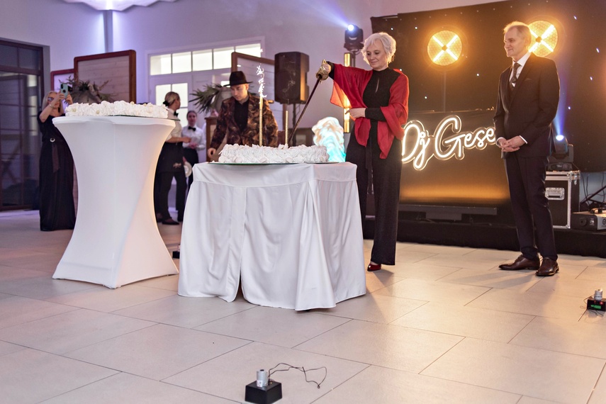 Tak bawiło się na studniówce III Liceum Ogólnokształcące zdjęcie nr 341685