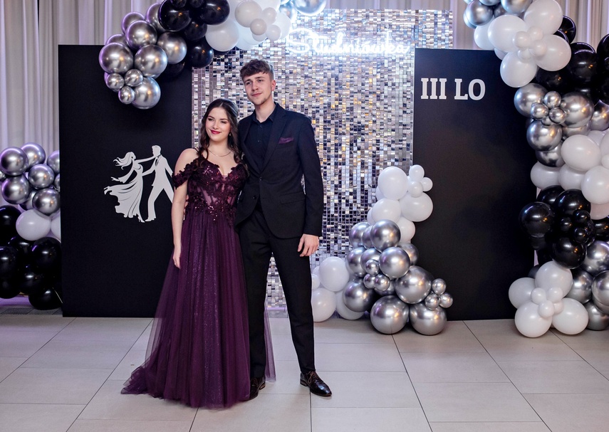 Tak bawiło się na studniówce III Liceum Ogólnokształcące zdjęcie nr 341700