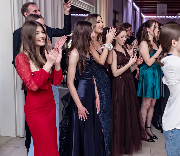 Tak bawiło się na studniówce III Liceum Ogólnokształcące zdjęcie nr 341684