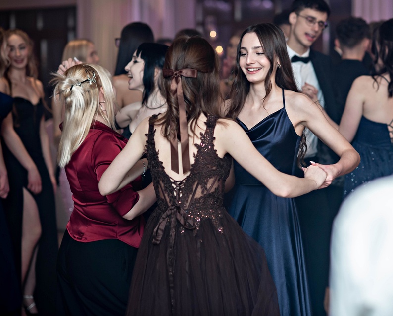 Tak bawiło się na studniówce III Liceum Ogólnokształcące zdjęcie nr 341645