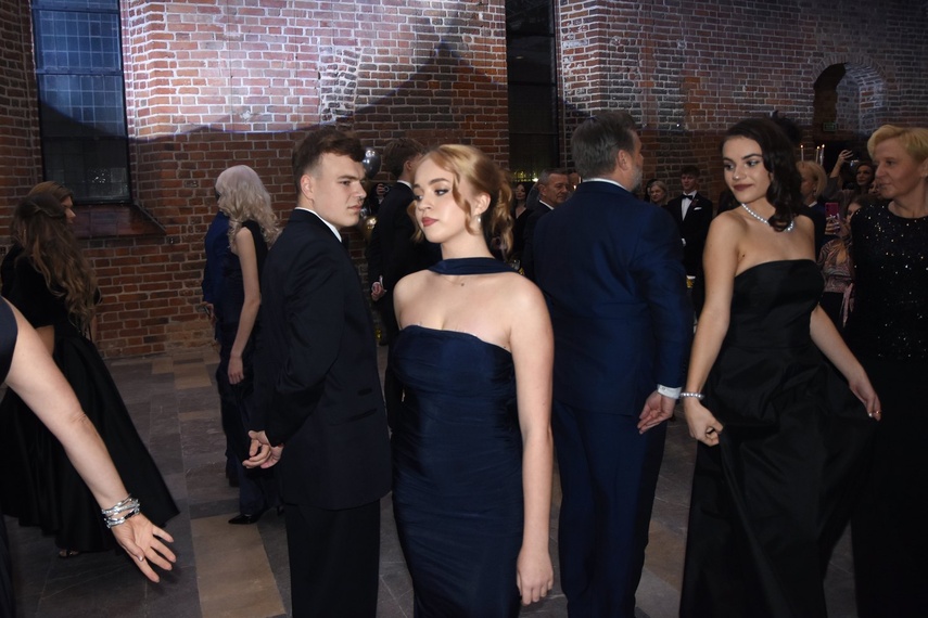 Chwilo trwaj... Studniówka ZPSM zdjęcie nr 341719