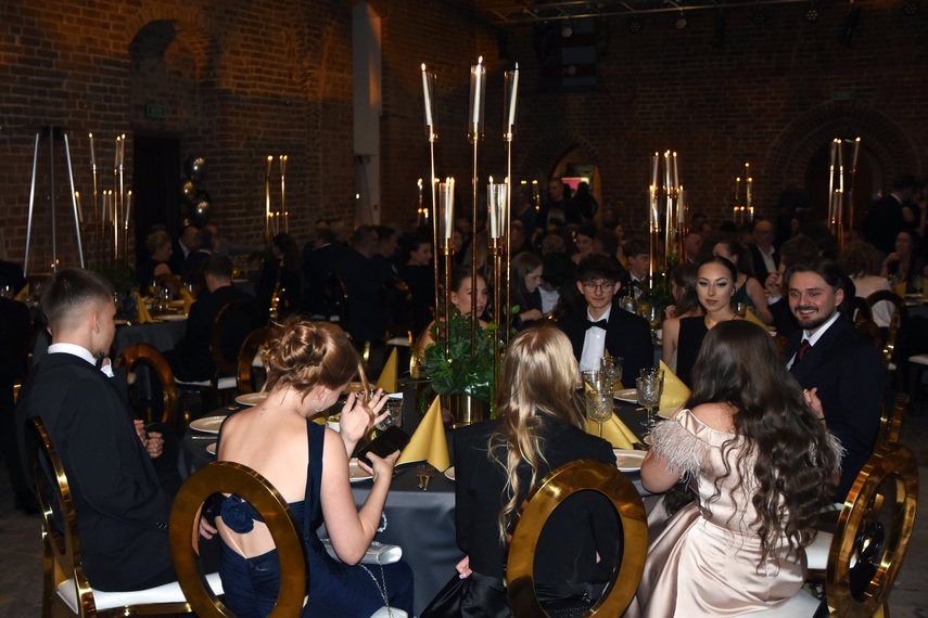 Chwilo trwaj... Studniówka ZPSM zdjęcie nr 341754