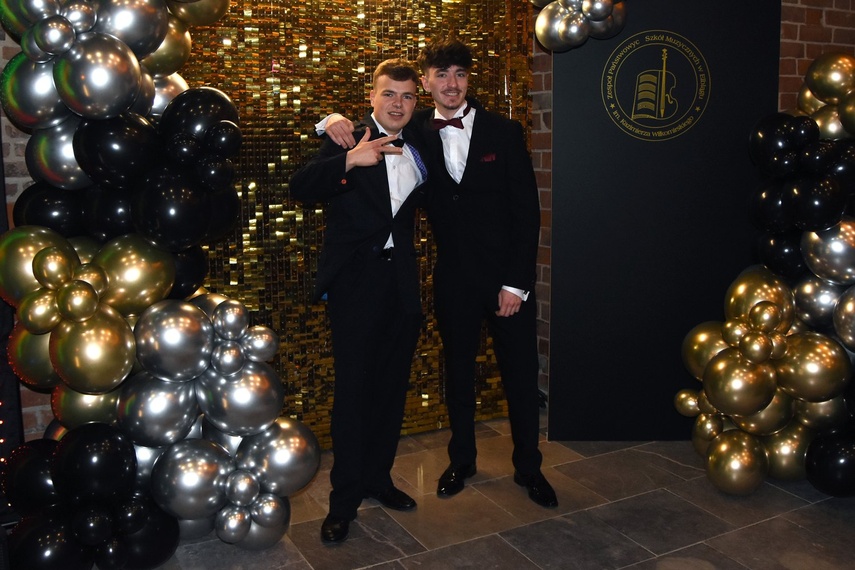 Chwilo trwaj... Studniówka ZPSM zdjęcie nr 341758