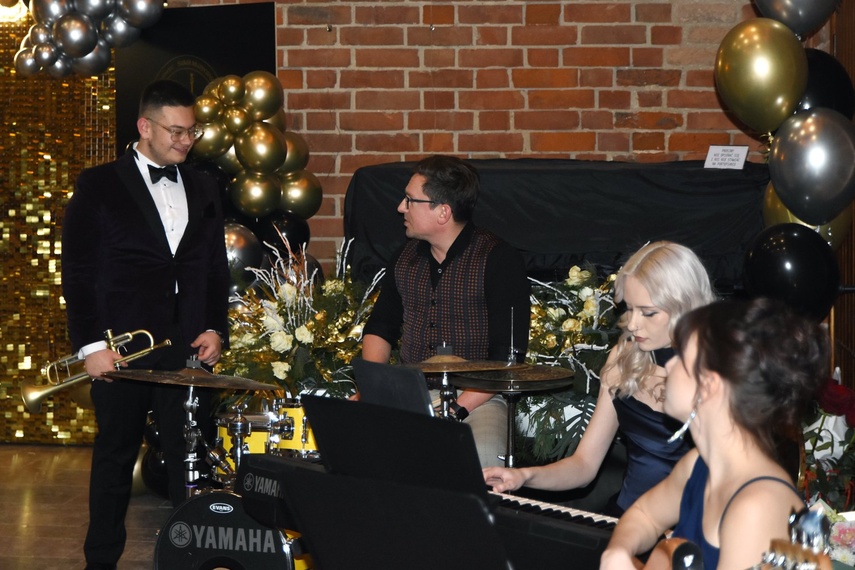 Chwilo trwaj... Studniówka ZPSM zdjęcie nr 341782