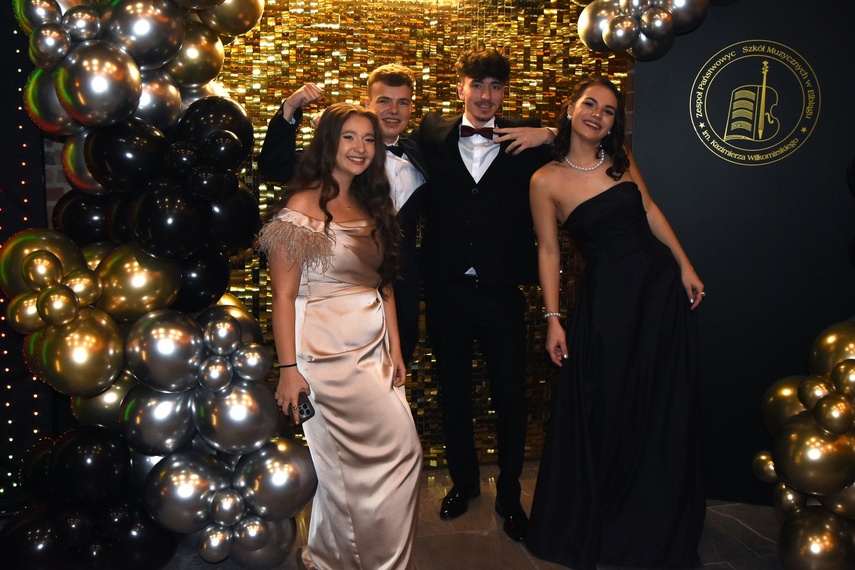 Chwilo trwaj... Studniówka ZPSM zdjęcie nr 341759