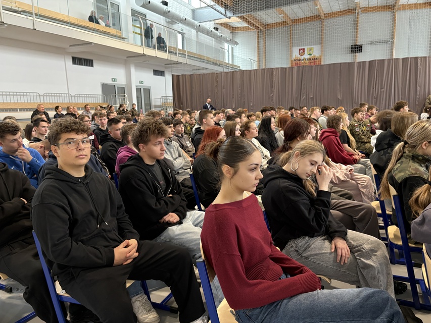 Uczniowie będą uczyli się obsługi dronów zdjęcie nr 341898
