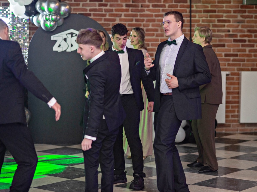 Studniówkę ma się tylko raz w życiu zdjęcie nr 342110