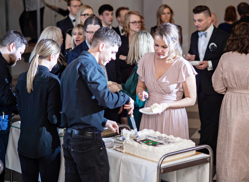 Studniówkę ma się tylko raz w życiu zdjęcie nr 342064