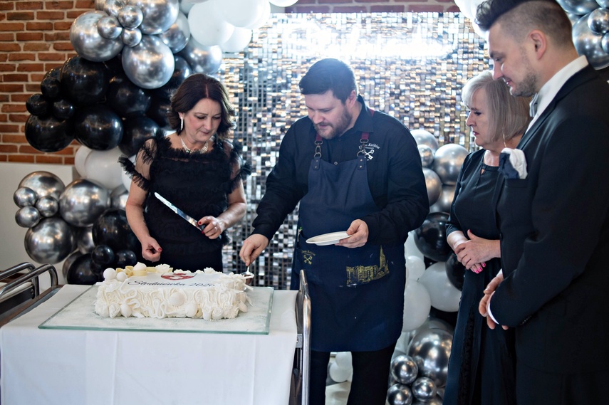 Studniówkę ma się tylko raz w życiu zdjęcie nr 342056