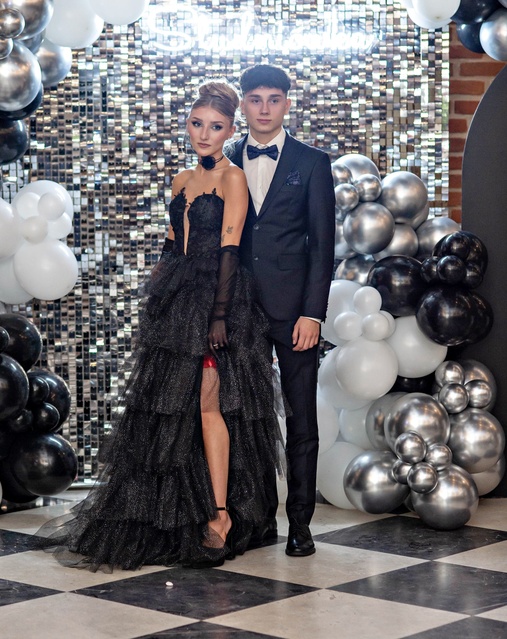 Studniówkę ma się tylko raz w życiu zdjęcie nr 342079