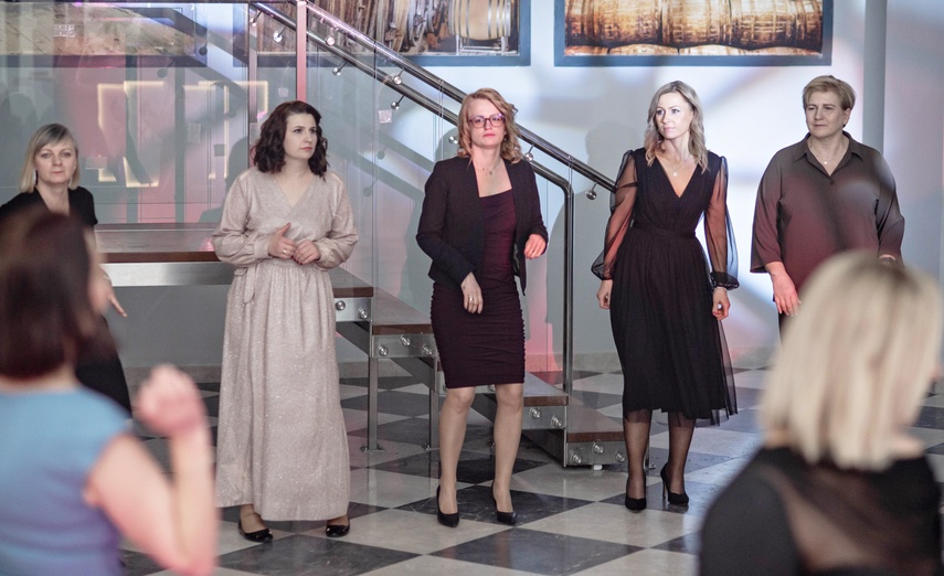 Studniówkę ma się tylko raz w życiu zdjęcie nr 342105