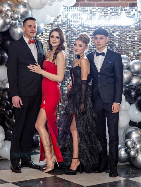 Studniówkę ma się tylko raz w życiu zdjęcie nr 342078