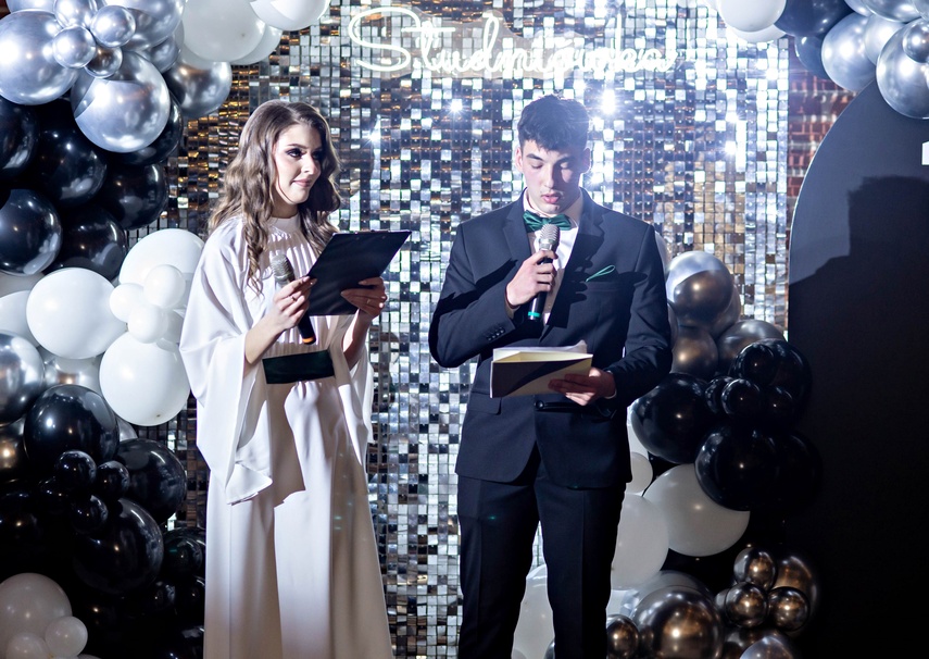 Studniówkę ma się tylko raz w życiu zdjęcie nr 342020