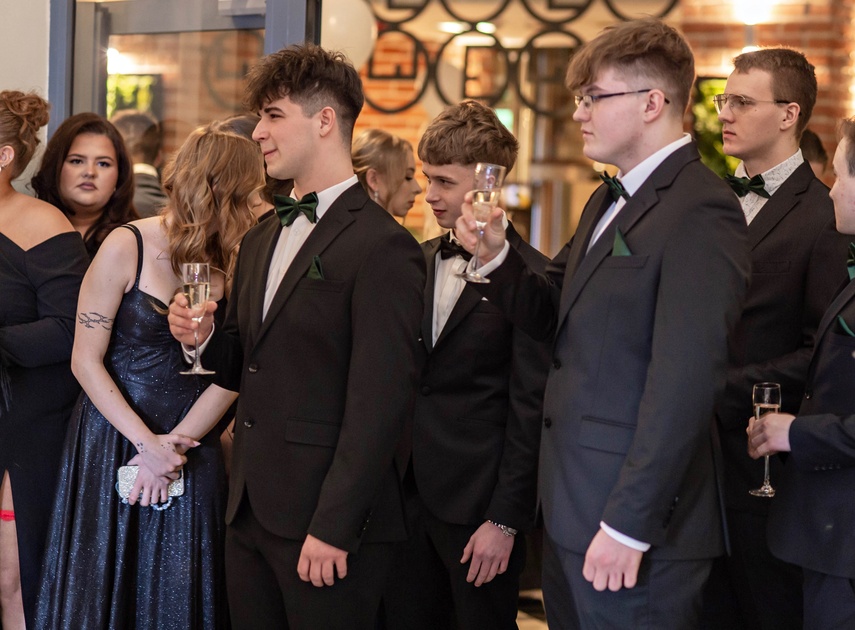 Studniówkę ma się tylko raz w życiu zdjęcie nr 342046