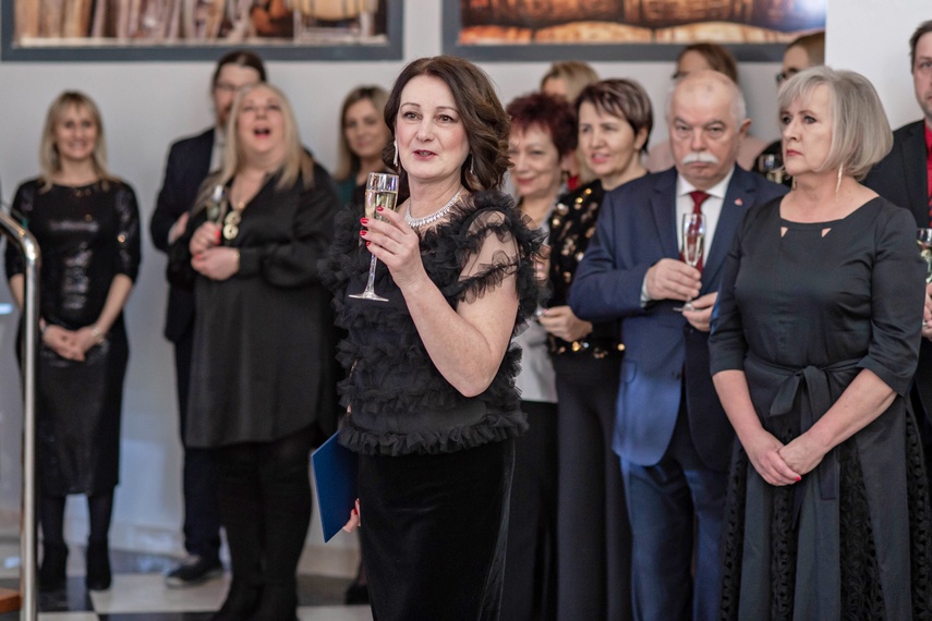 Studniówkę ma się tylko raz w życiu zdjęcie nr 342045