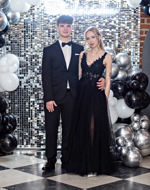 Studniówkę ma się tylko raz w życiu zdjęcie nr 342080