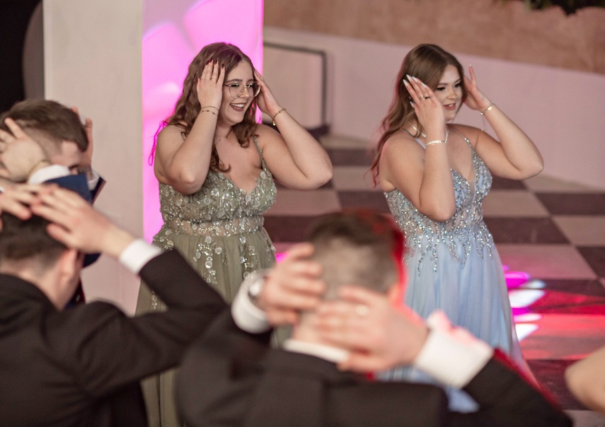 Studniówkę ma się tylko raz w życiu zdjęcie nr 342122