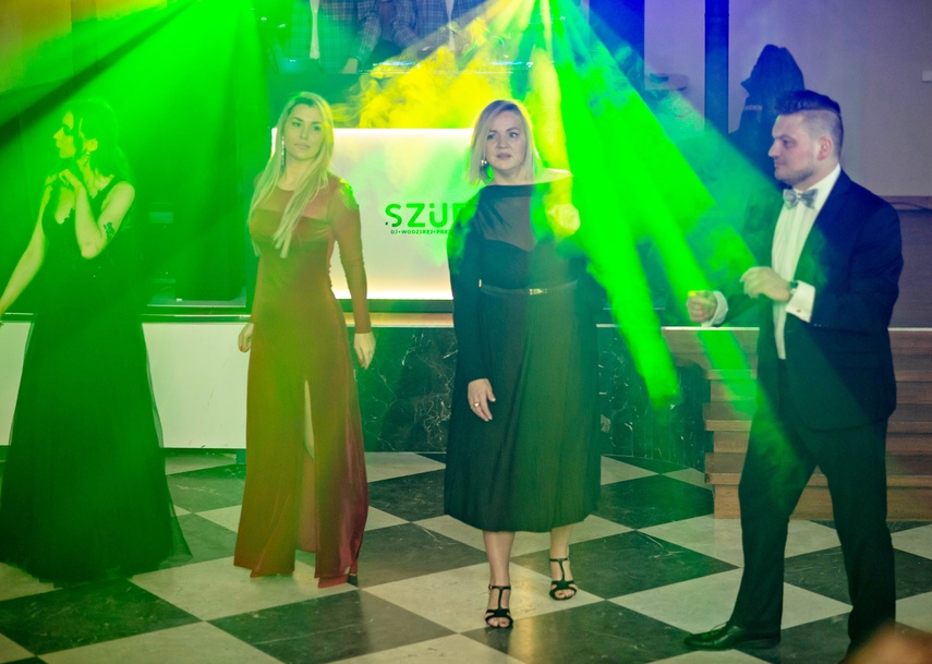 Studniówkę ma się tylko raz w życiu zdjęcie nr 342102