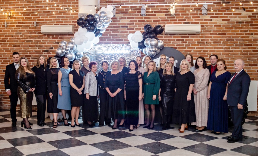 Studniówkę ma się tylko raz w życiu zdjęcie nr 342083