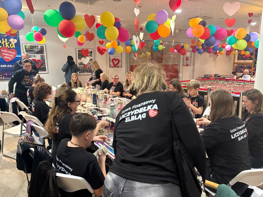 Wolontariusze WOŚP ruszyli w miasto zdjęcie nr 342581