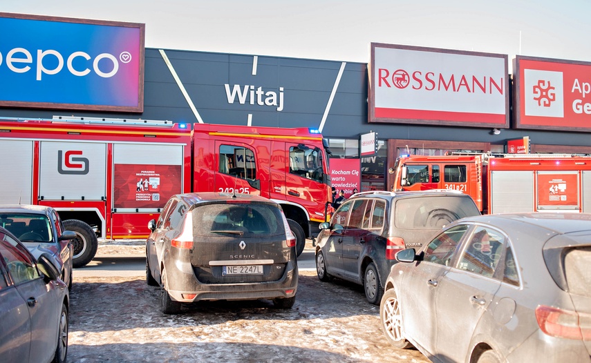 Pożar w centrum handlowym zdjęcie nr 342716