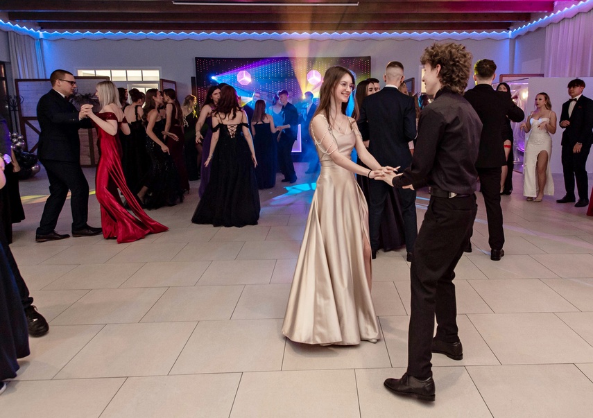 Wspomnienia, które pozostaną. Studniówka ZST zdjęcie nr 342875