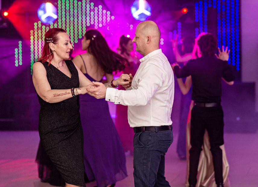 Wspomnienia, które pozostaną. Studniówka ZST zdjęcie nr 342902