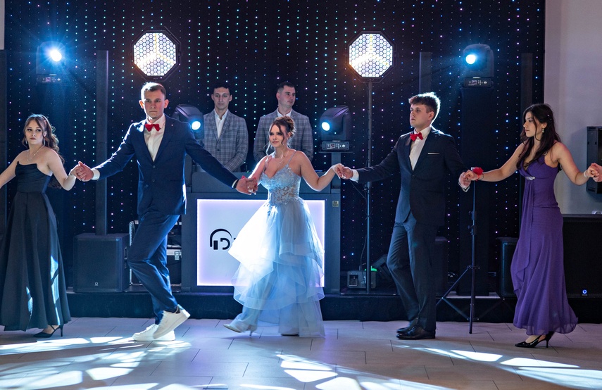 Wspomnienia, które pozostaną. Studniówka ZST zdjęcie nr 342805