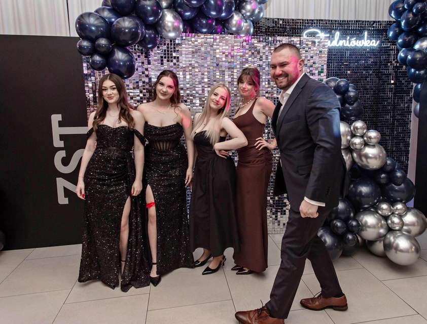 Wspomnienia, które pozostaną. Studniówka ZST zdjęcie nr 342849