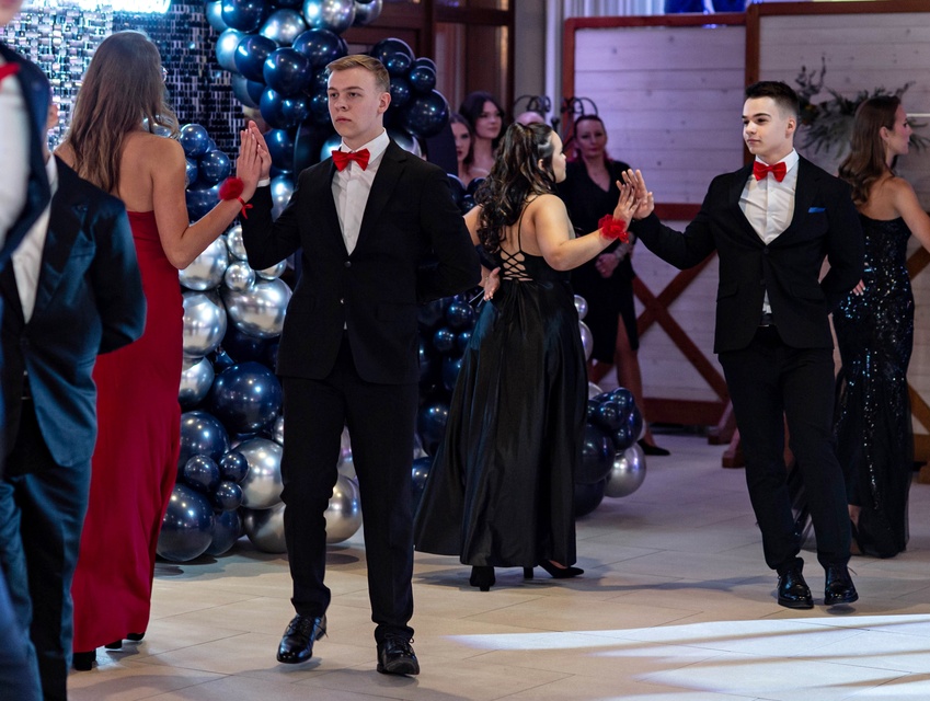 Wspomnienia, które pozostaną. Studniówka ZST zdjęcie nr 342809