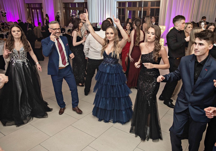 Wspomnienia, które pozostaną. Studniówka ZST zdjęcie nr 342937