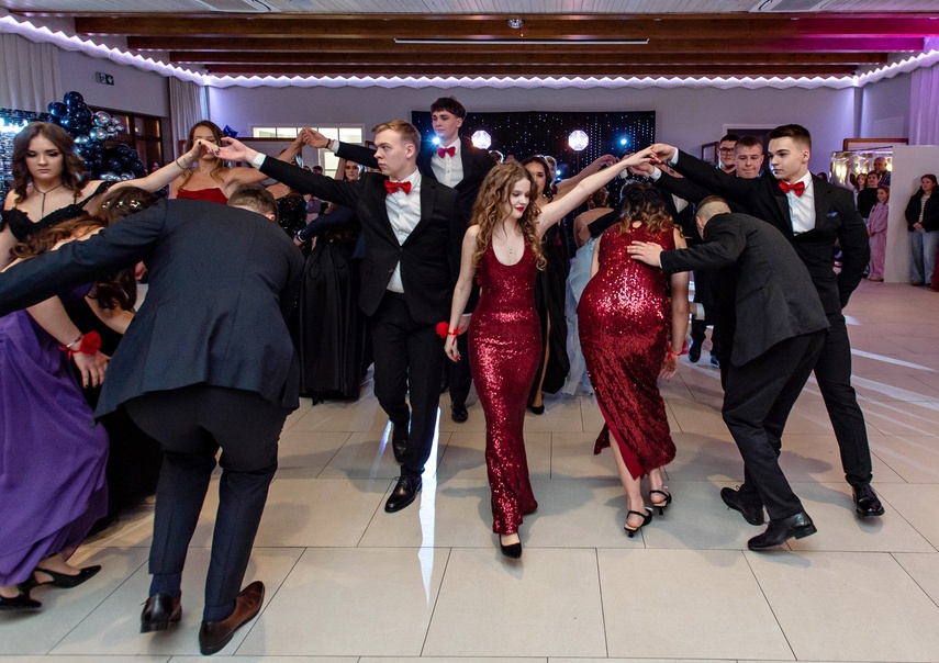 Wspomnienia, które pozostaną. Studniówka ZST zdjęcie nr 342801