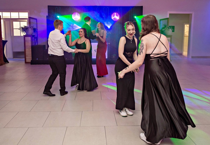 Wspomnienia, które pozostaną. Studniówka ZST zdjęcie nr 342927