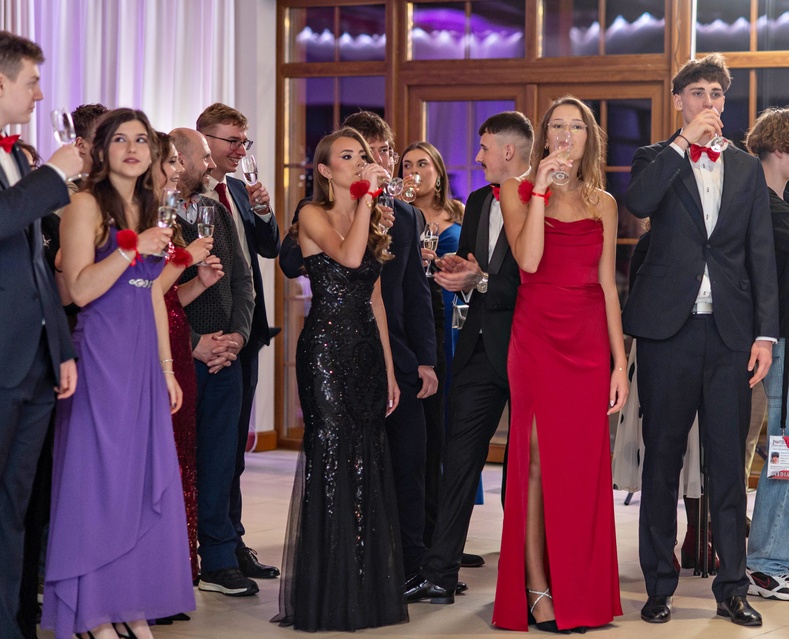 Wspomnienia, które pozostaną. Studniówka ZST zdjęcie nr 342830