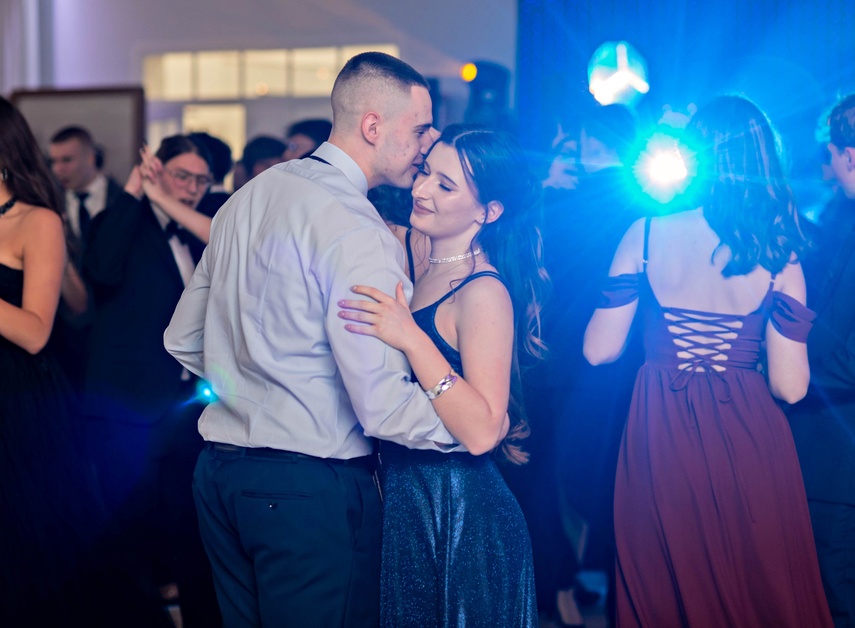 Wyjątkowy wieczór. Studniówka ZSM zdjęcie nr 343082